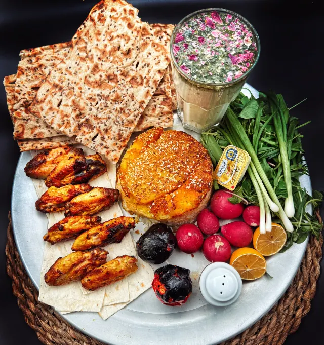 بال کبابی (6 تکه) با برنج ایرانی
